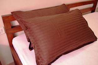 स्पार्कलिंग कॉटन पिलो कवर