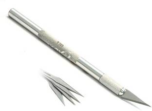 DEZIINE Precision Craft Knife with 5 Spare Blades of Craft and Drawing Purpose