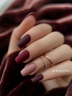 GOPSI Matte-Finish Press on nails set Multicolor
