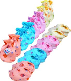 V.B.K Baby Mittens and Booties Set, Pack Of 4, 0 to 6 Month, Hosiery Fabric