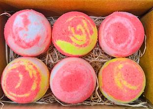 Aaranyam Gift Set: 6 Handmade Bath Bombs with Shea Butter for Mom, Wife, or Girlfriend