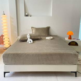 The Little Big Store Fleece King Fitted (Elastic) 250 TC Solid Bedsheet