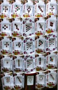 QUBIX Woman Best Bindi Combo Pack 25 flaps stone colors face Multicolor Bindis