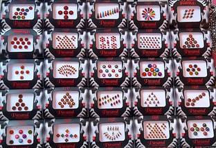 QUBIX Woman Best Bindi Combo Pack 10 flaps Multicolors FOR HEAD Multicolor Bindis