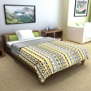 Divine Casa Geometric Single Comforter for  AC Room