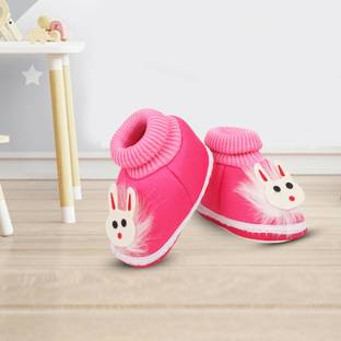 ASHISH TRADERS Booties