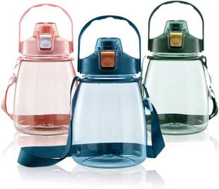 AERALUX स्ट्रॉ और स्ट्रैप के साथ प्यारी पानी की बोतल BPA फ्री 3D स्टिकर 1300 ml बोतल 1300 ml सिपर