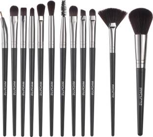 NAKED PLUS Professional Make-Up Brushes