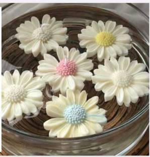 SM Enterprises Daisy Water Floater Candles Candle