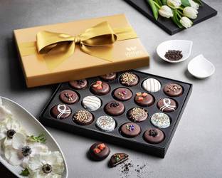 WINNI CELEBRATE RELATIONS Superior 24 Pcs Chocolate Cookies Gift Pack | Chocolate Gift Hamper Cookies Biscuit