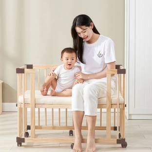 StarAndDaisy Baby Multifunctional Wooden Cot ,Bassinet, Kids Bed With Height Adjustment.