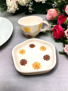 konst Pack of 1 Ceramic Mug & Saucer Set - Flower Shape