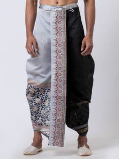 Nakshi Solid Men Dhoti