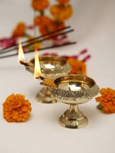ड्रीमक्राफ्ट Kuber Deepak On Stand (Oil Lamp) पीतल (2 का पैक) टेबल दीया सेट