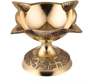 DOKCHAN Designer Brass charmukhi Pooja Oil 5.5cm Diya for Diwali Pooja Daily Puja Brass Table Diya