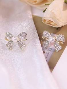 Dressberry Stylish and Trendy Party Wear Jewellery Alloy Drops & Danglers