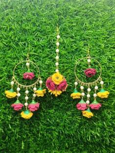 SHINE STAR Artificial flowers mangtika earrings set for haldi mehndi baby shower ceremony. Alloy Earring Set