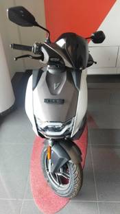 VIDA ELECTRIC SCOOTER Booking for Ex-Showroom Price (with Portable Charger, BLACK)