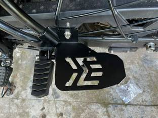 मिलाचिन Himalayan Bs3 Bs4 Bs6 and Scram Footrest (black) फुट रेस्ट