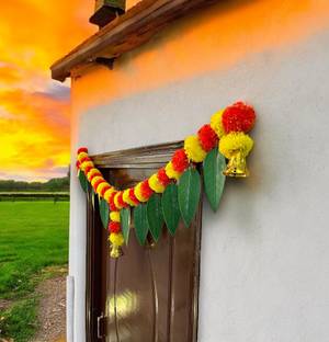 Sazavat store 1Door_Leaf_Garland Plastic, Wollen, Metallic Hooks Garland