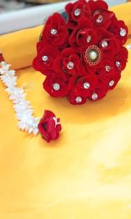 Suwarna Red rose Bun