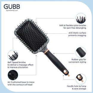 LARA KOSSLER Painless detangling with paddle-style hairbrush
