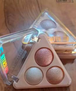 verellis 3-Color Triangle Shimmer Eyeshadow Palette – High-Pigment Metallic Finish Highlighter