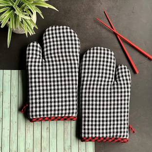 Pixel Home White, Black Cotton Kitchen Linen Set
