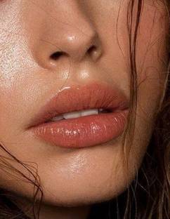 GFSU - GO FOR SOMETHING UNIQUE Moisturised Lips With Glossy & Shine Lip oil