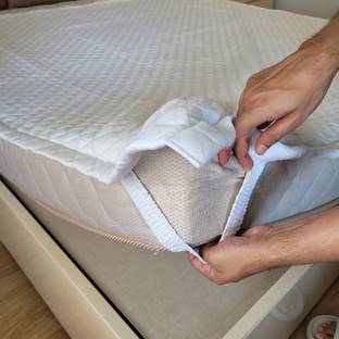 Enviromat Elastic Strap King Size Breathable Mattress Cover