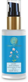 Forest Essentials Light Day Lotion Madurai Jasmine & Mogra with SPF25 For Combination skin