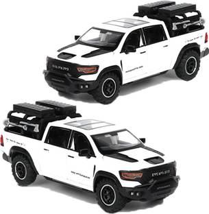Joy Junction MAMMOTH PICKUP Model Car 1:32 Metal Pull Back Die-cast Car (White)