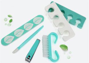 AVON SEASONAL MINT PEDICURE SET NAIL CUTTER SET-AM26