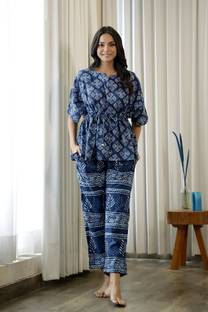 Janmantar Women Printed Blue Top & Pyjama Set