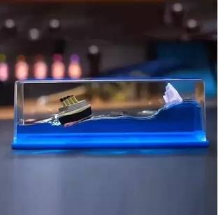 xelix Paperweight and Showpieces Fluid Ship Ornament for Car Gift Paperweight Desk Toy Paper Weights  with Acrylic