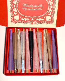 LIT Pre Rolled Cones Unruled King Size 14 gsm Paper Roll