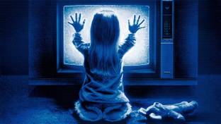 Poster Movie Poltergeist (1982) Horror Creepy Spooky Scary Halloween Girl Teddy Bear Blue Poltergeist Little Girl sla773 (Wall Poster, 13x19 Inches, Matte Paper, Multicolor) Fine Art Print
