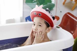 AR Jouiet Mansion Red Baby Crab Shower Cap with Adjustable Silicon Strap for Toddler