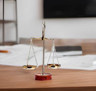 Purpledip Decorative Weighing Scale Balance Tarazu: Weights Measure Showpiece 'Law/Justice Decorative Showpiece  -  20 cm