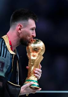 Dumdic 30 cm Lionel Messi Nice Kiss A4 Strong Self Adhesive Sticker