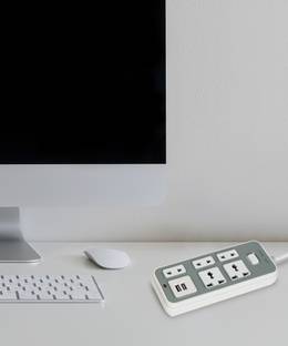 Dotcom SLIM 5 WAY EXTENSION BOARD AND 2 USB CONNECTOR 5  Socket Extension Boards