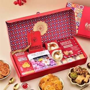 HyperFoods Diwali Gift For Family And Friends With Candles Box