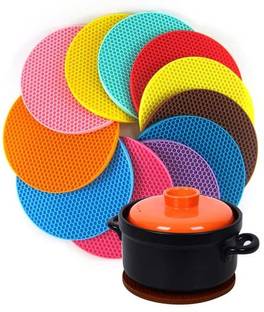 MOZU BAZAAR Multi Use Heat-Resistant Trivet Mat – Non-Slip Protection for Hot Pots, & Dishes Textured Finish Trivet
