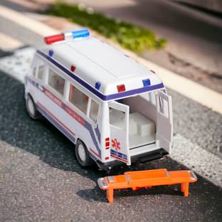 SARASI Ambulance Toy, Openable Tail Gate Stretcher Saline, Pull Back