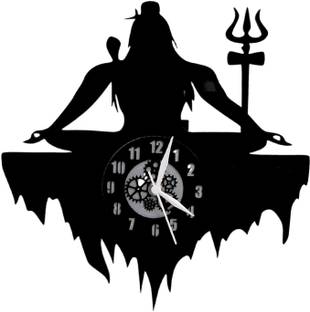 URBAN QRAFT Analog 31 cm X 24 cm Wall Clock
