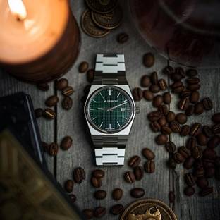 NIJAMRUT DRM PE-GREEN MEN WATCH Adjustable Free Size Lock Date Function Working Steel Metal Chain Strap Analog Watch  - For Men