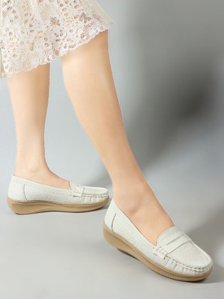 loafer shoes flipkart low price