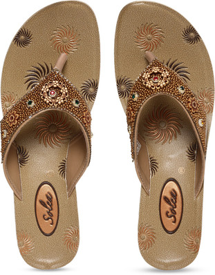 paragon ladies chappal design