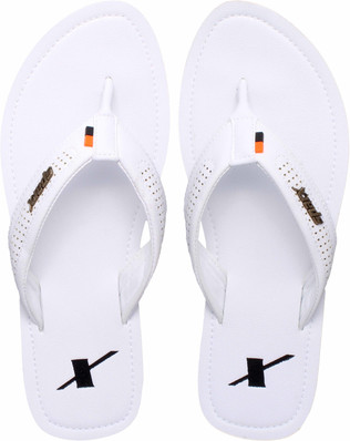 sparx white chappal