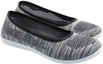 walkaroo womens shoes